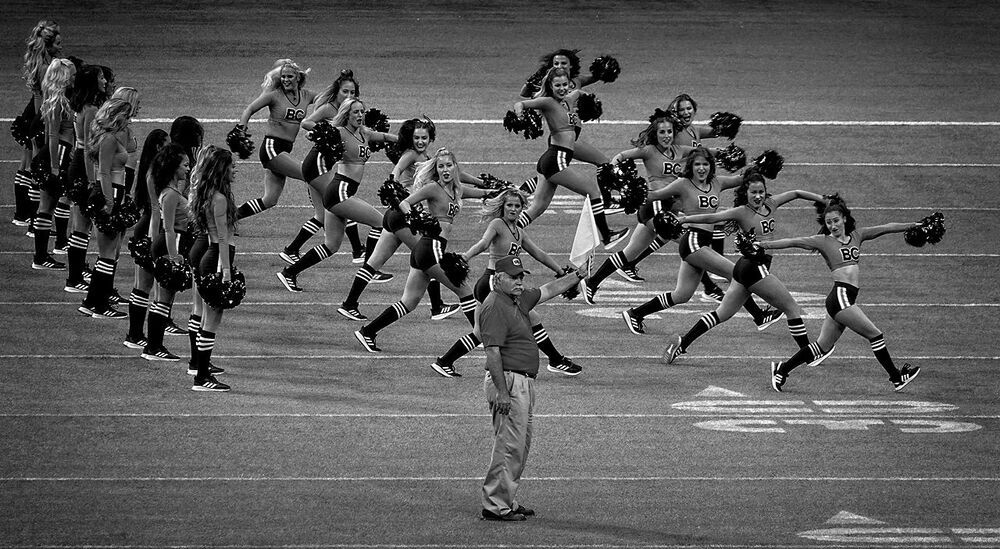 Dancing motions of Cheerleaders (8)