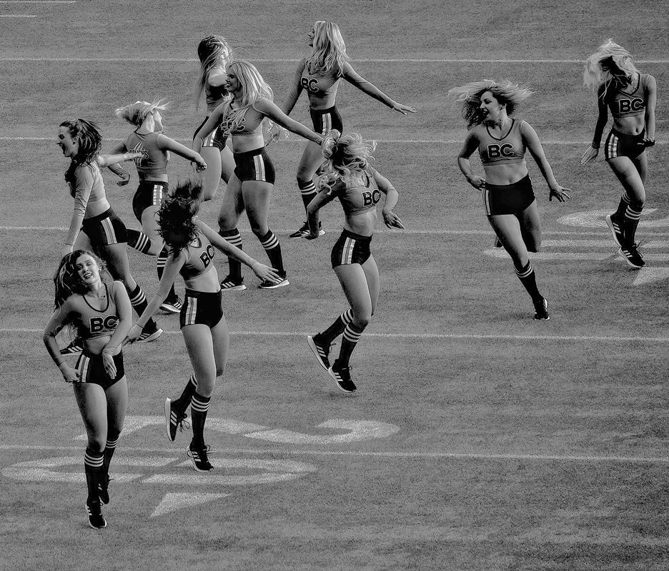 Dancing motions of Cheerleaders (5)
