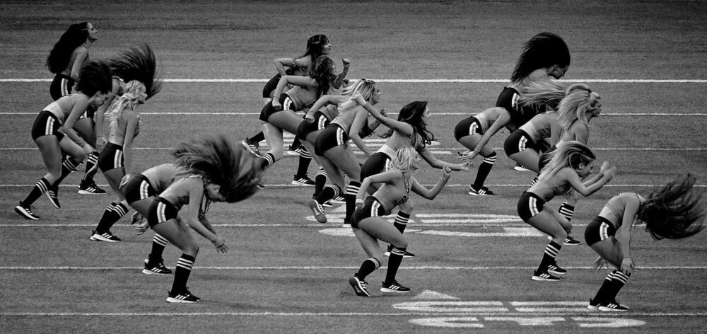 Dancing motions of Cheerleaders (2)