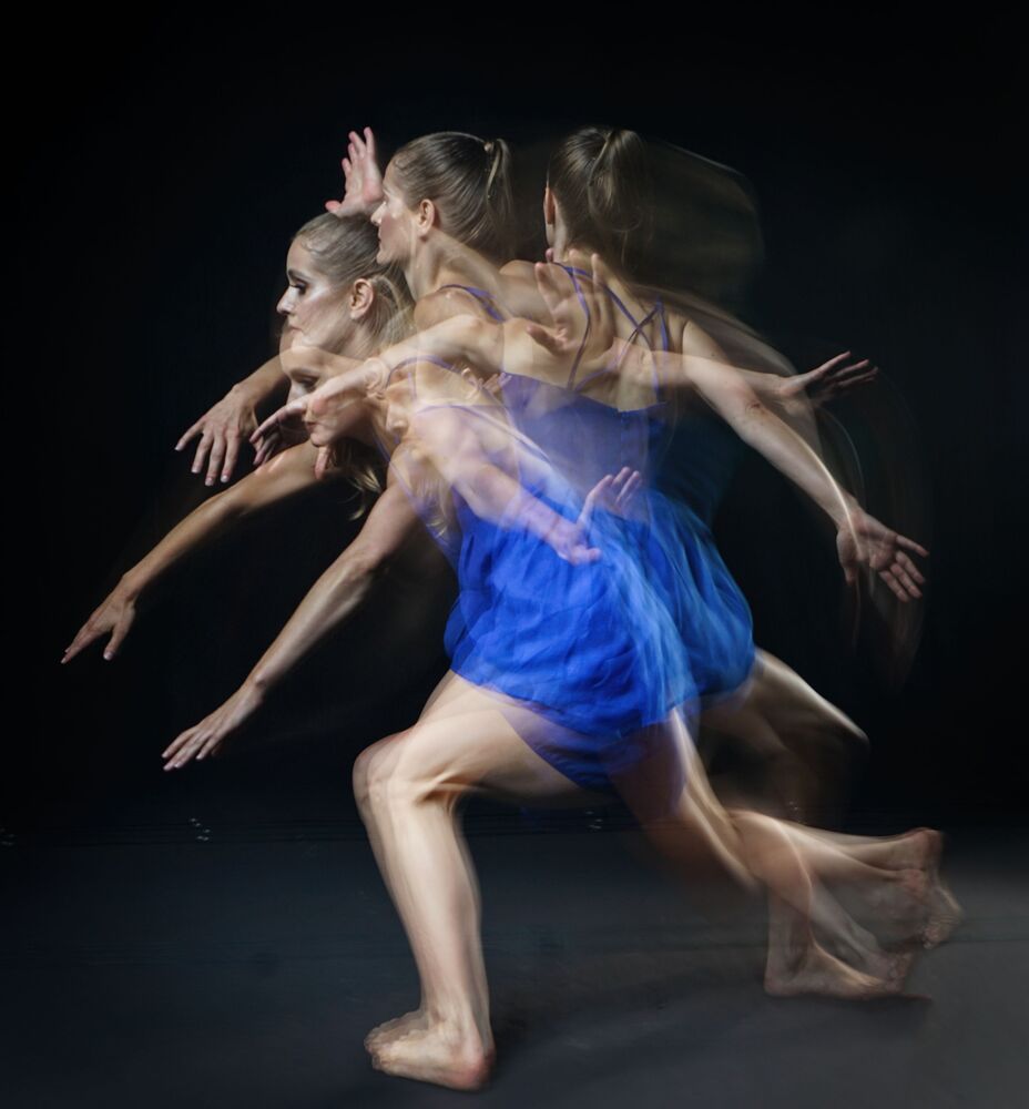 Slow motions captured with multiple strobes (4)