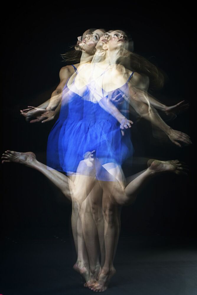 Slow motions captured with multiple strobes (2)