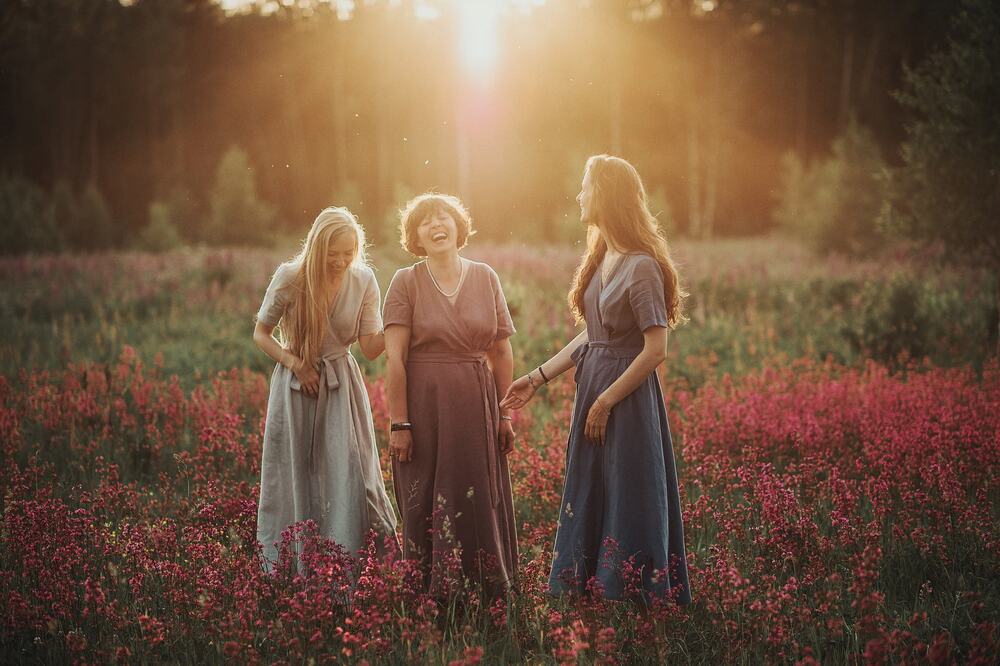 Mom And Daughters (8)