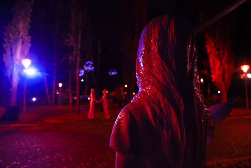 night in the city park (11)