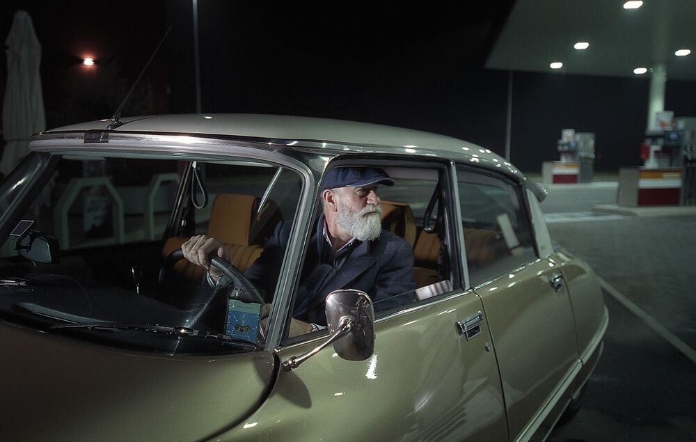 At the gas station (2)