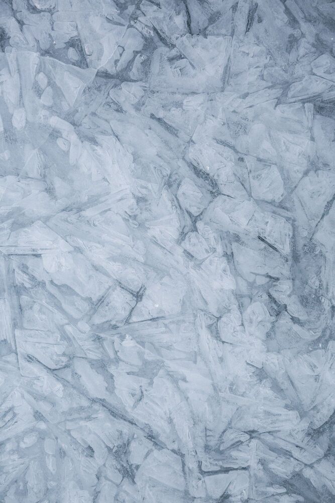 One lake, different ice. (2)