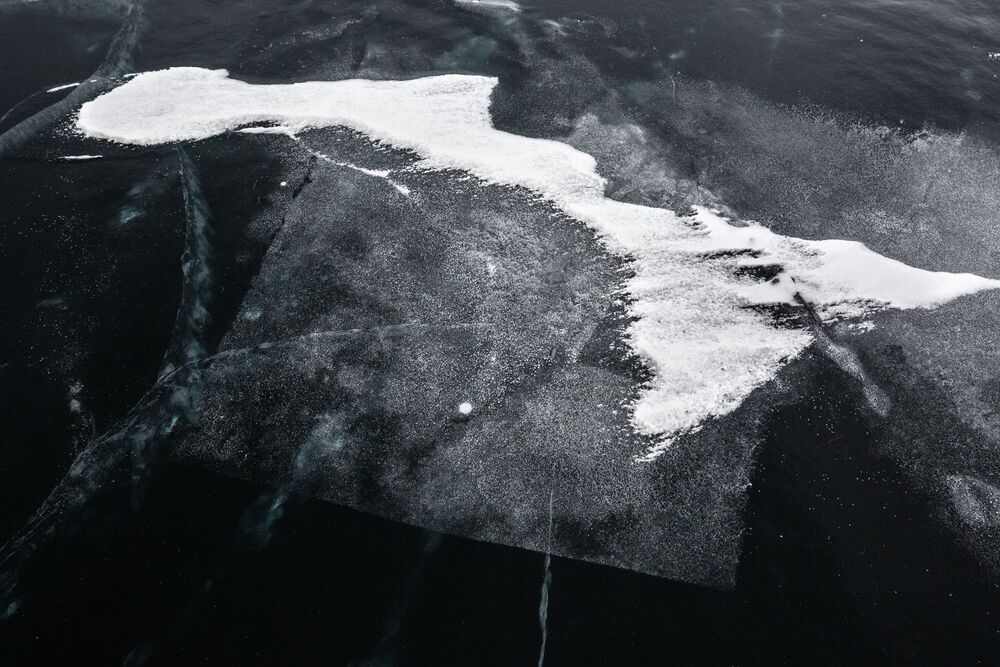 One lake, different ice. (5)