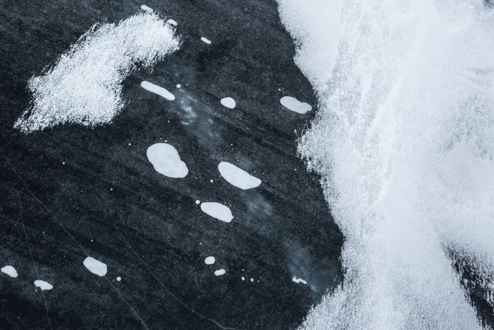 One lake, different ice. (6)