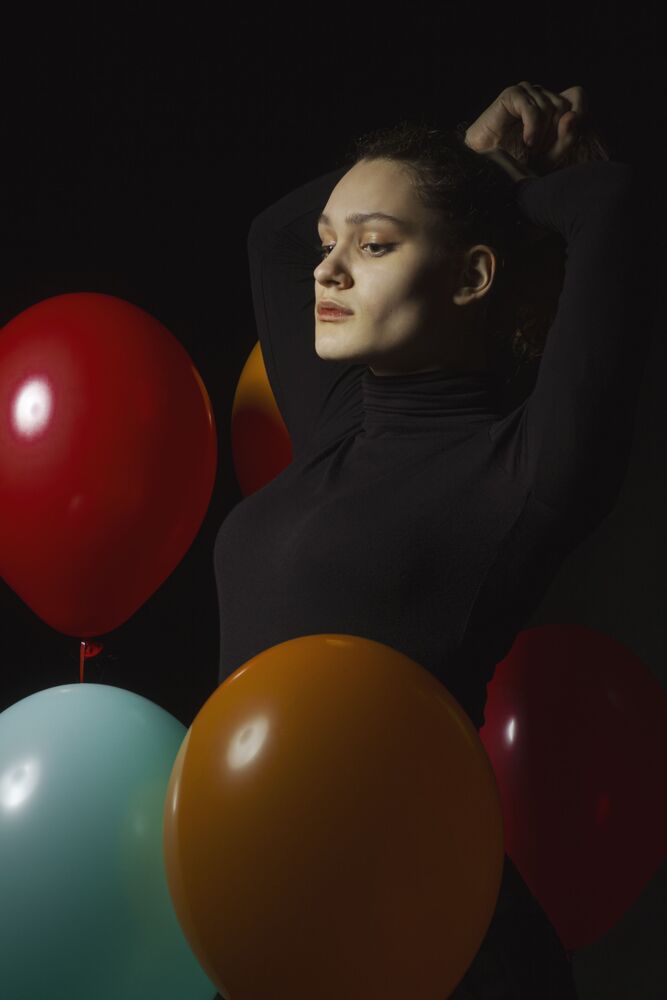 girl with balls. (4)