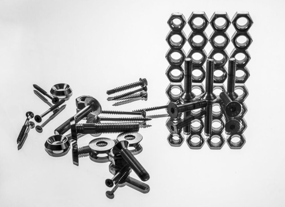 screws (8)