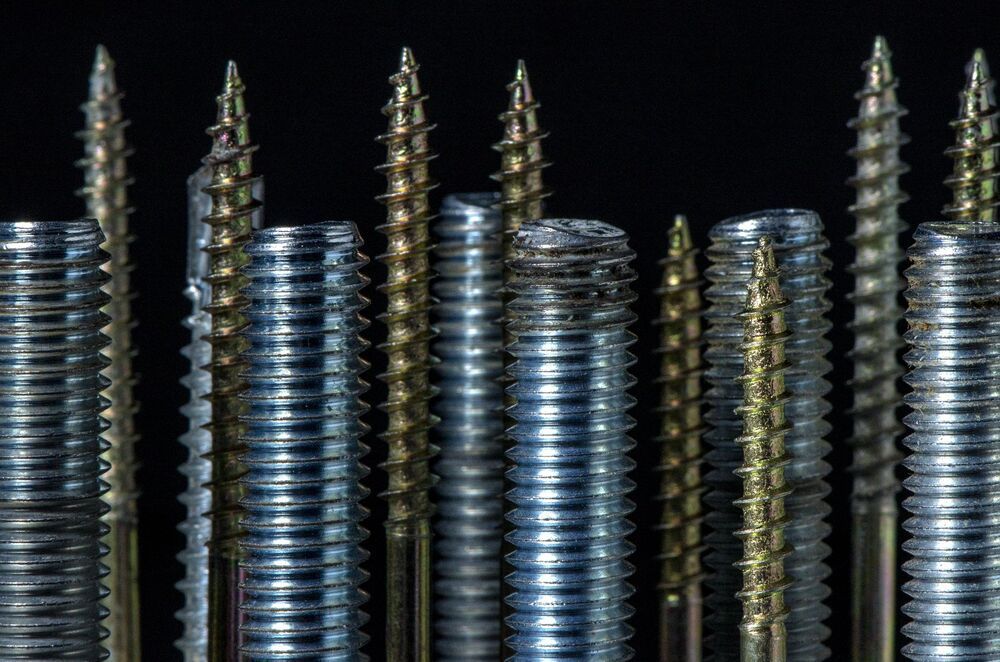 screws (10)