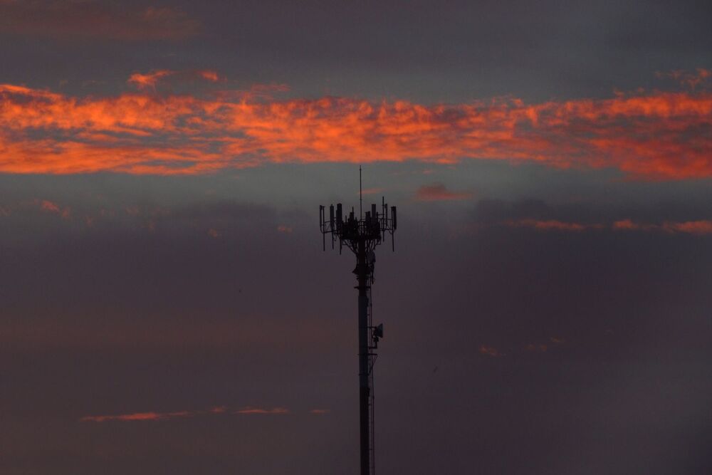 The same tower, the same sky (4)