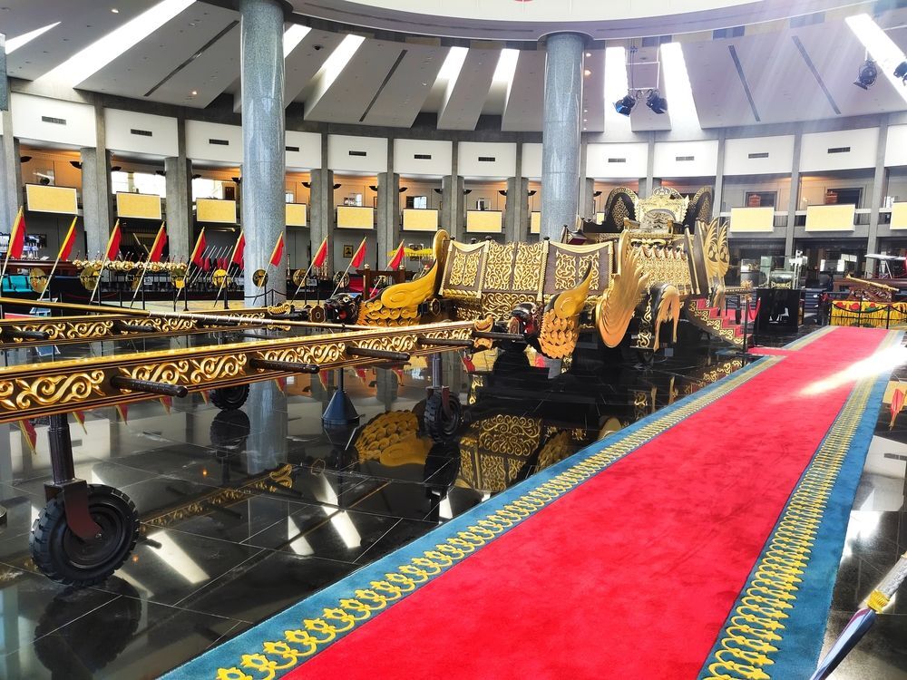 Golden Brunei and Azure Bali (2)