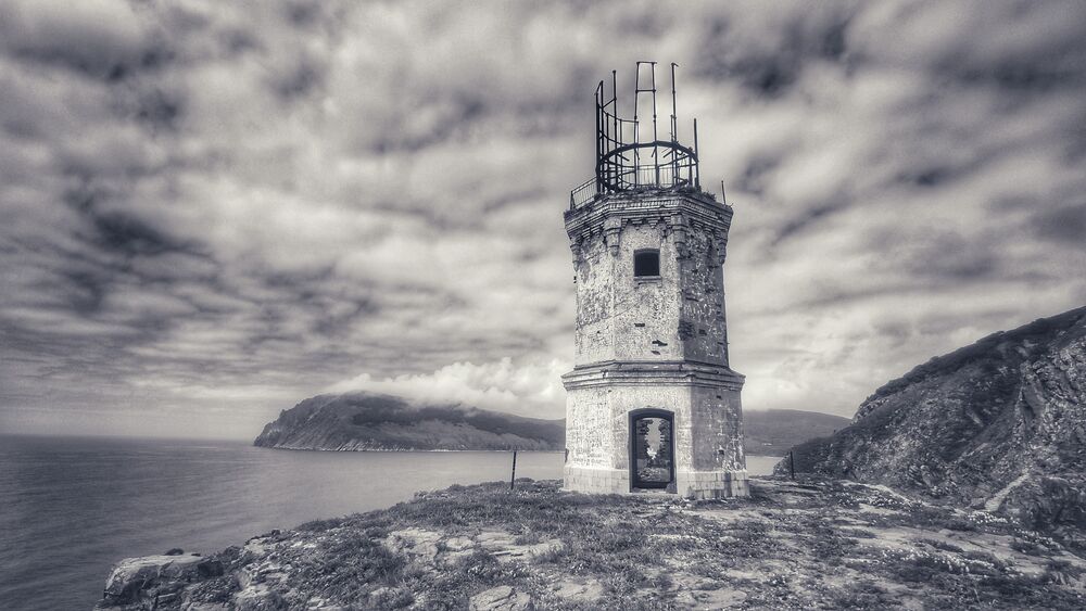 Old Lighthouse at Aksold Island (2)