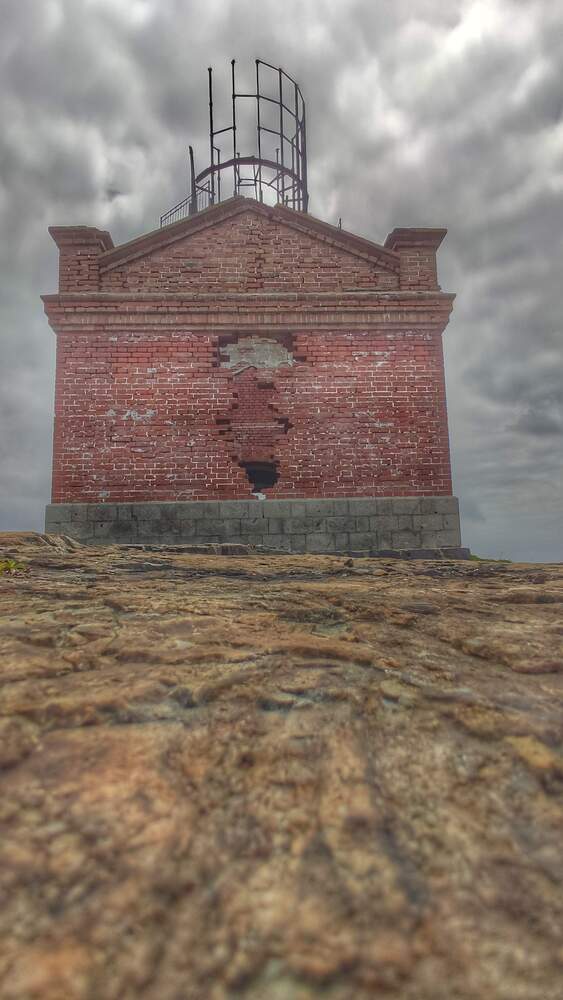 Old Lighthouse at Aksold Island (7)
