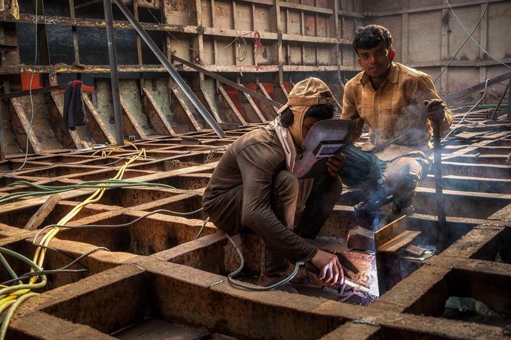 Shipyard Workers (6)
