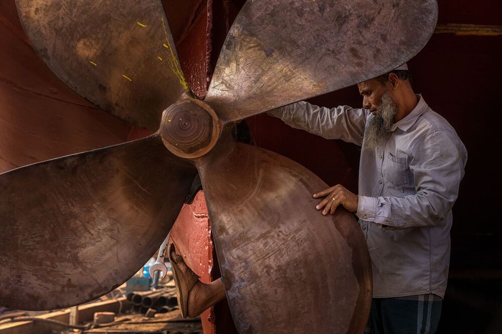 Shipyard Workers (5)