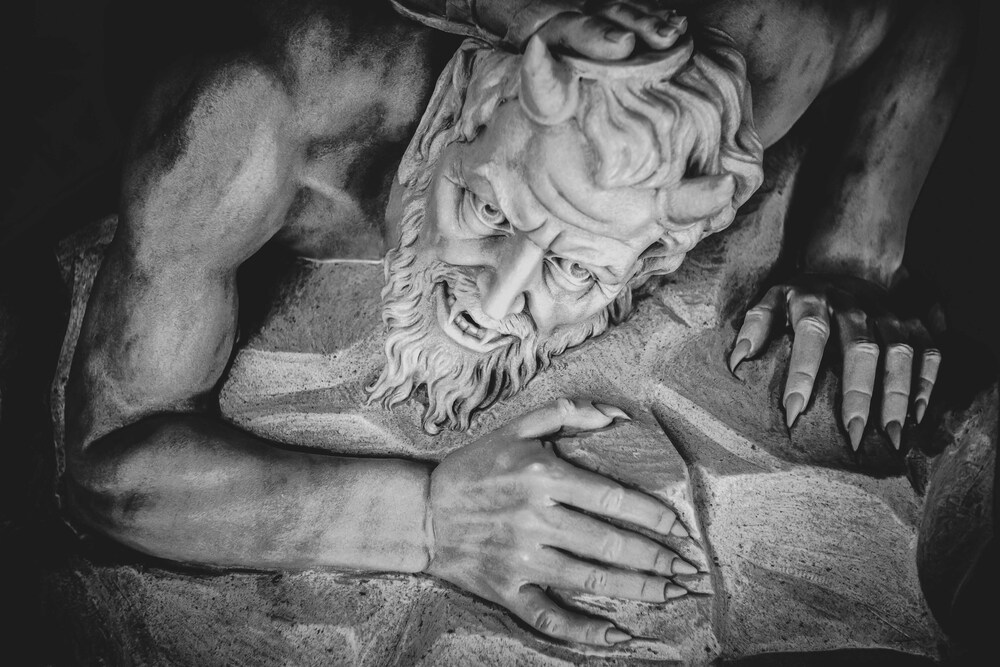 Scultura con il marmo di Carrara (3)
