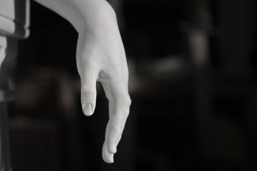 Scultura con il marmo di Carrara (4)
