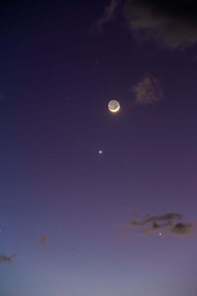 Moon's ashen glow (4)