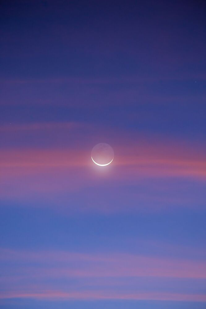 Moon's ashen glow (3)