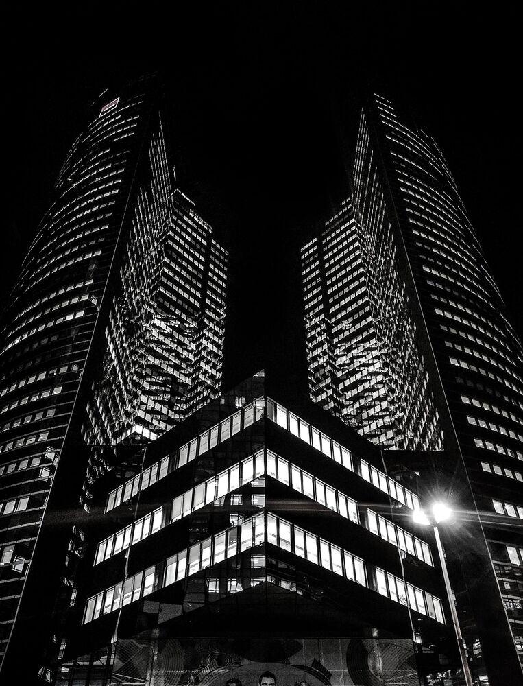 La Defense at night (5)