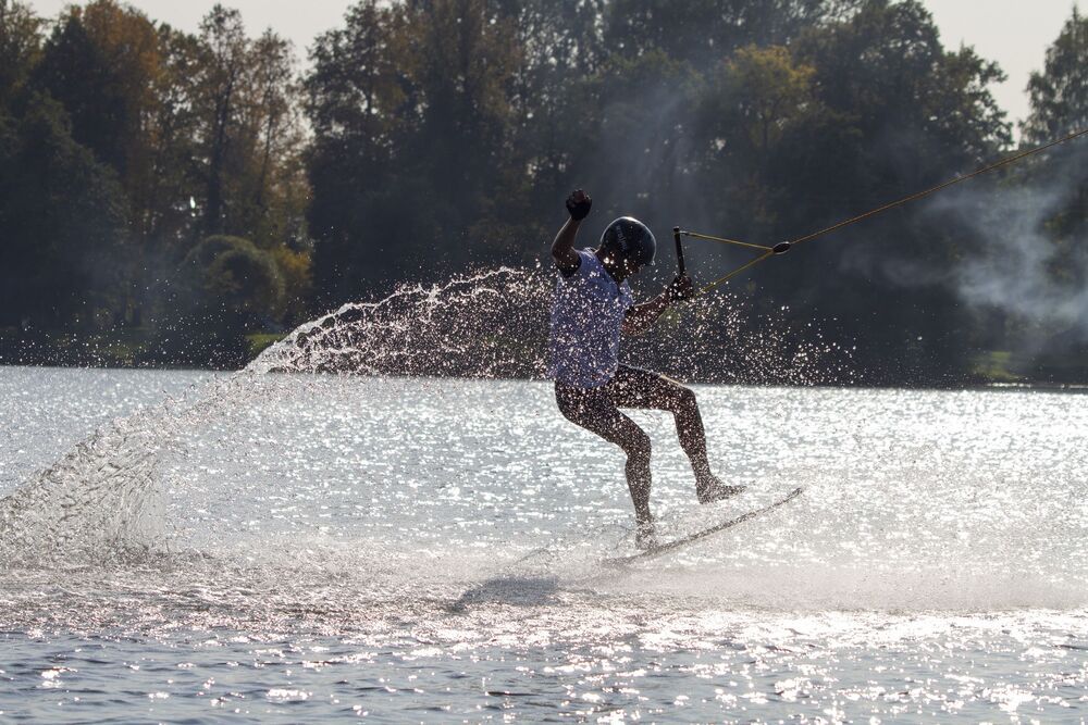 Wakeskating (2)