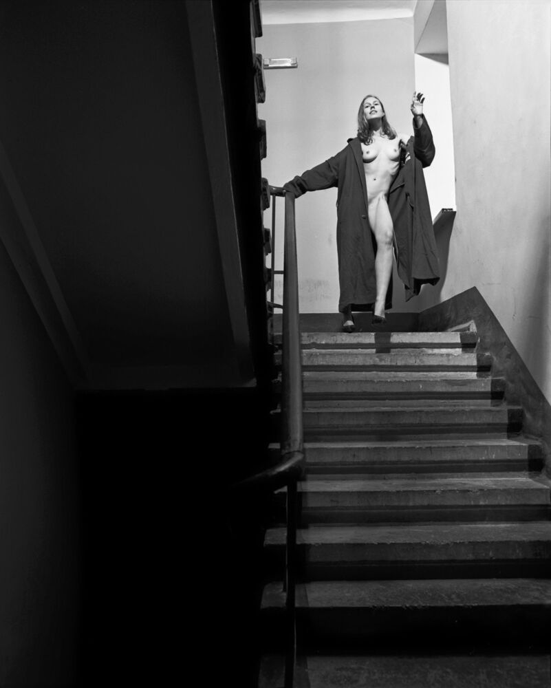 Going down the stairs (5)