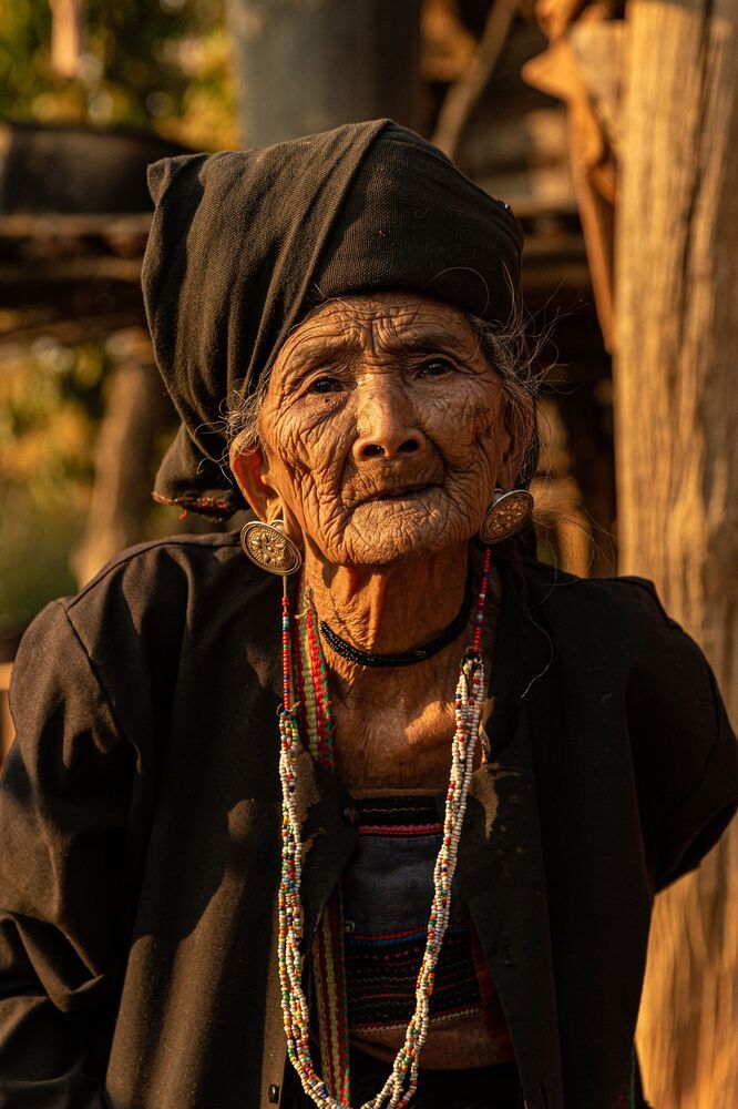 Women of Burmese national minority tribes (6)