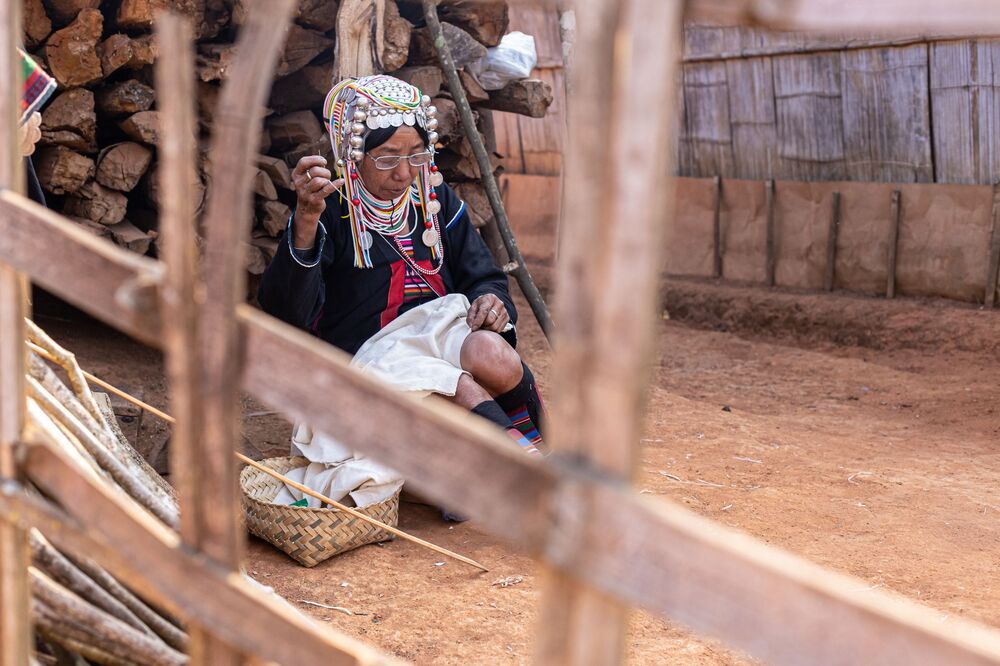 Women of Burmese national minority tribes (10)