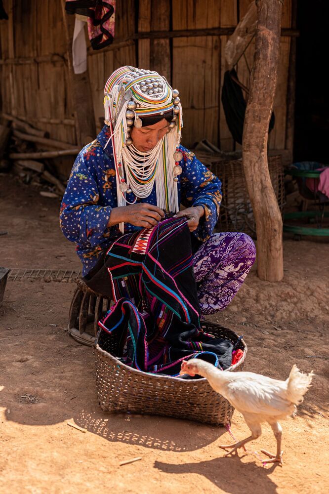 Women of Burmese national minority tribes (11)