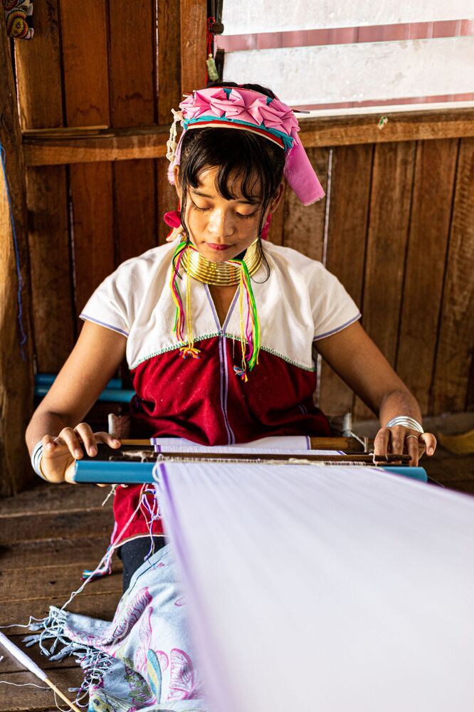 Women of Burmese national minority tribes (2)
