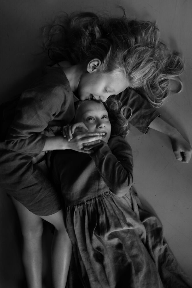 Twins (4)