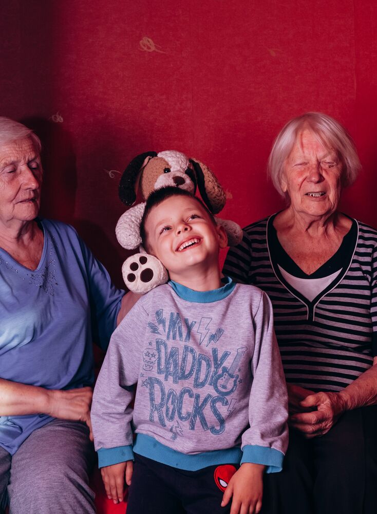 Two grandmothers and one grandson (8)