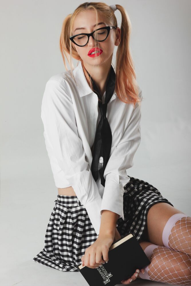 Schoolgirl (7)