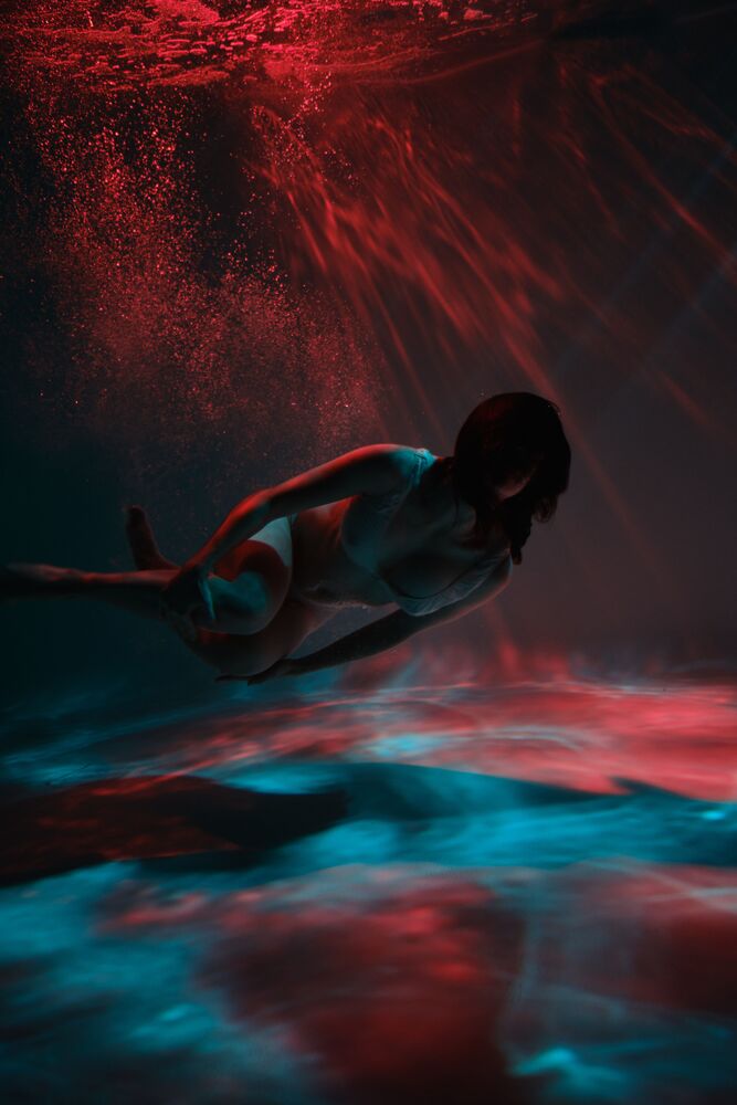 Woman portrait underwater (11)