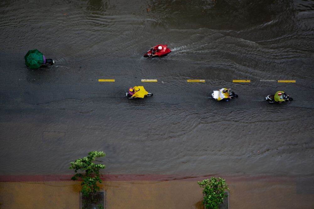Floods in Saigon (5)