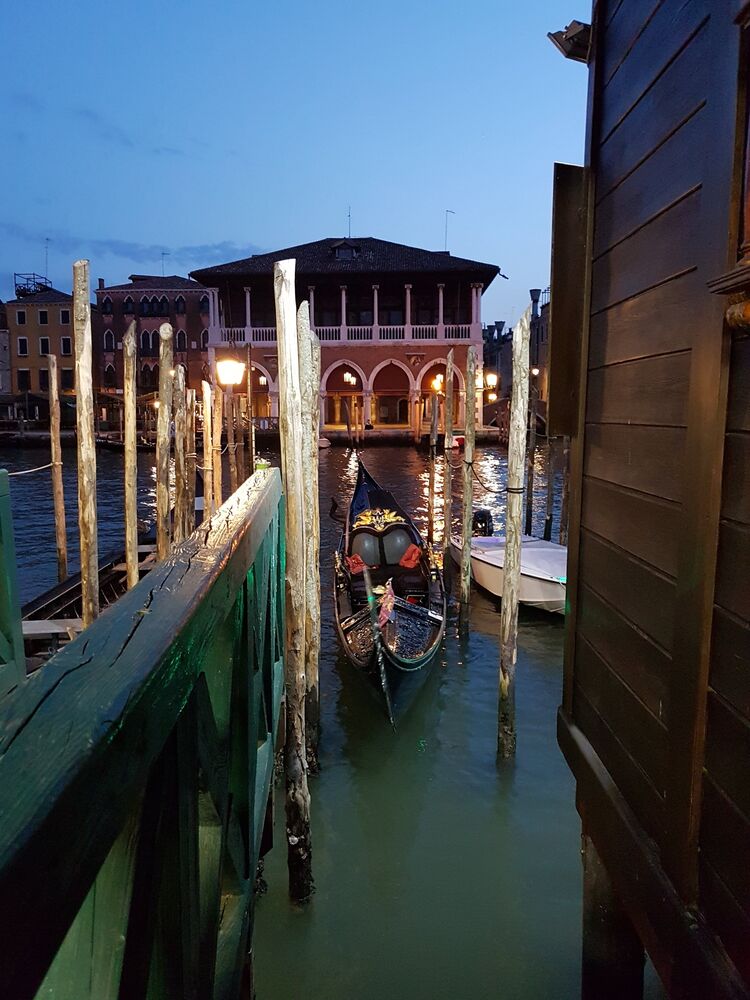 Venezia. Walk through Venetian streets. (8)