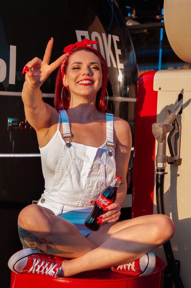 Pin up (10)
