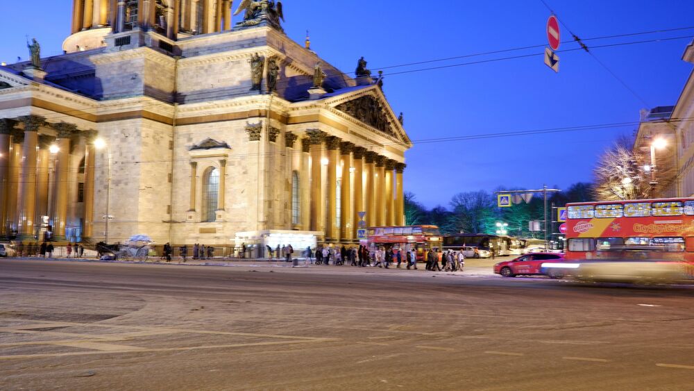 В Санкт-Петербурге. (2)