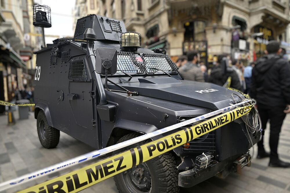 Istanbul - bomb attack (5)