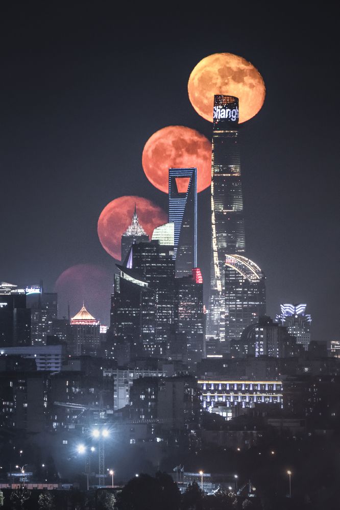 Moon in China (2)