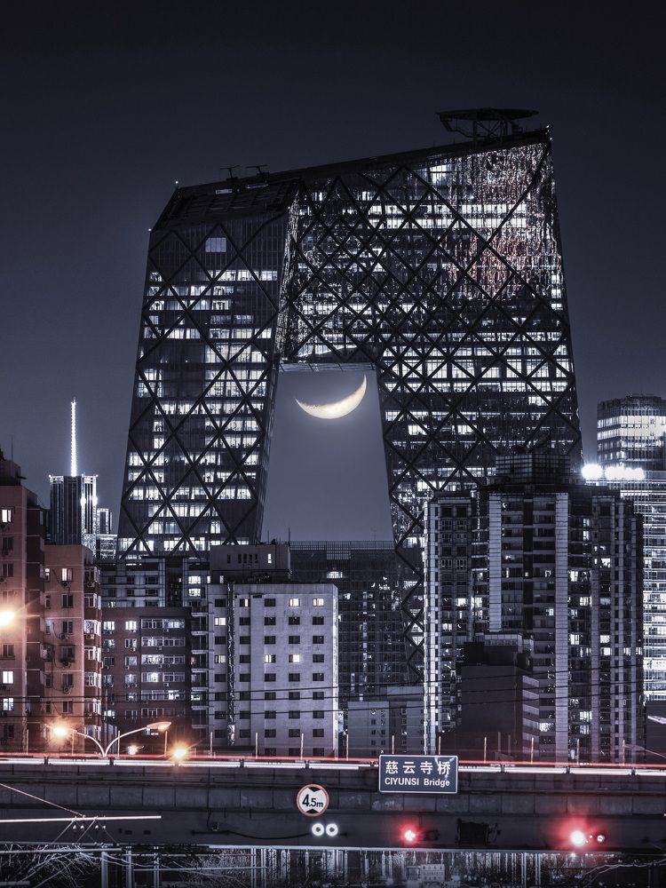 Moon in China (8)