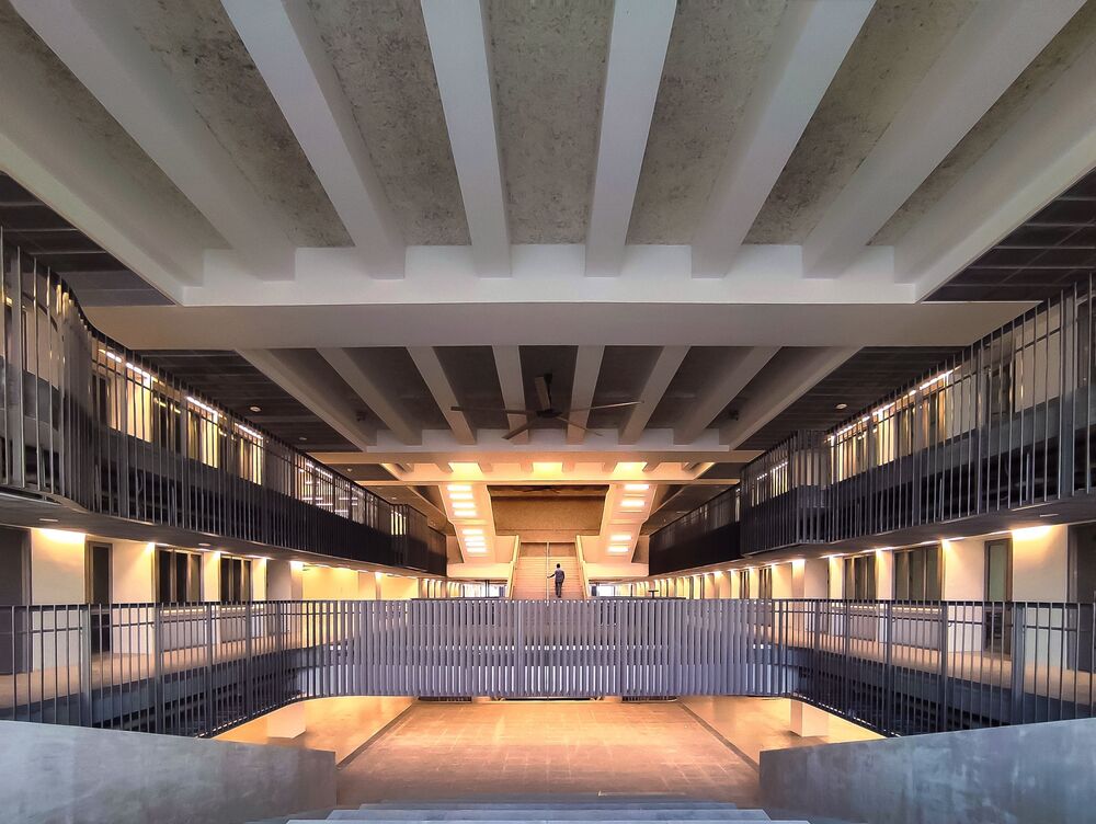 Architectural serenity (4)