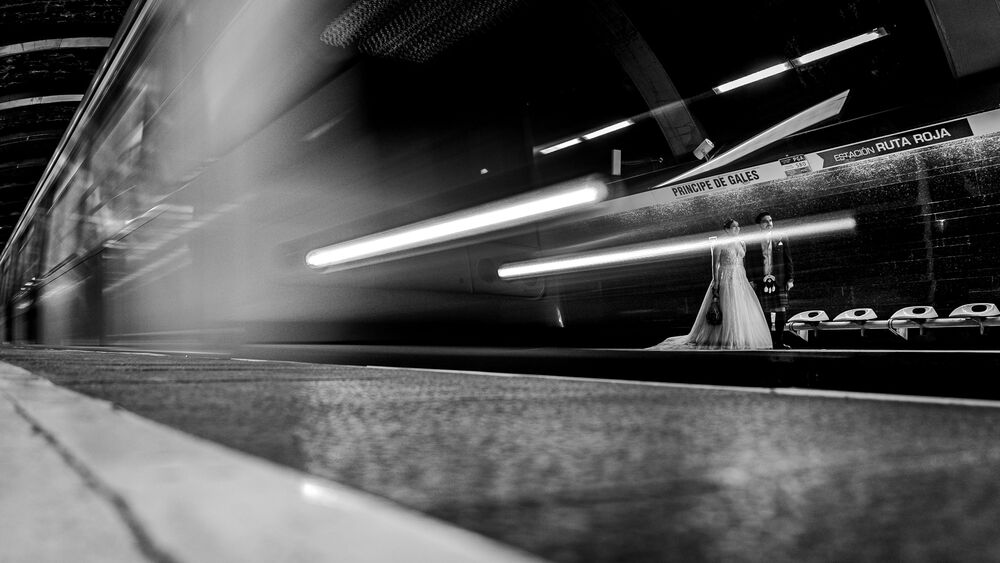 B&W - Subway Wedding Session (4)