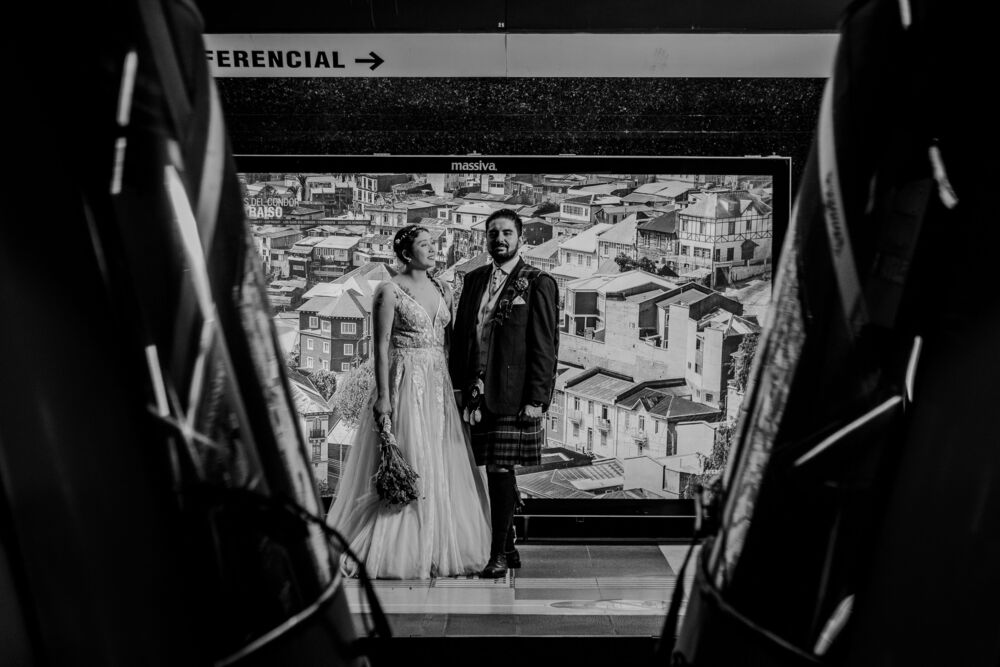 B&W - Subway Wedding Session (6)