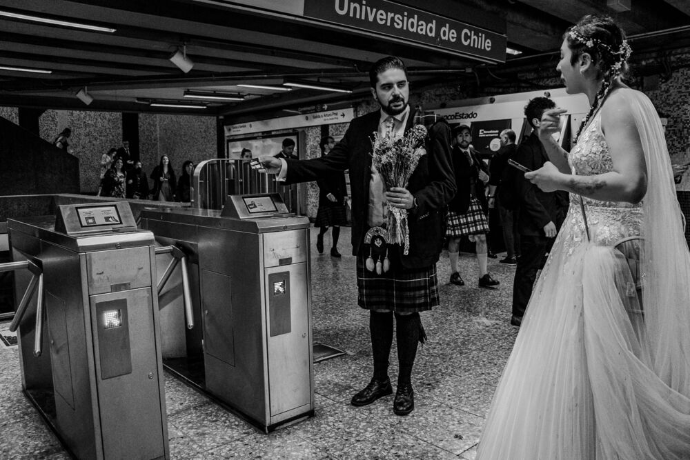 B&W - Subway Wedding Session (11)