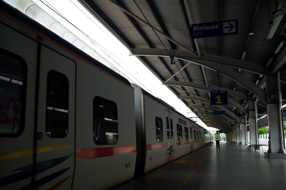 The moment of station (3)