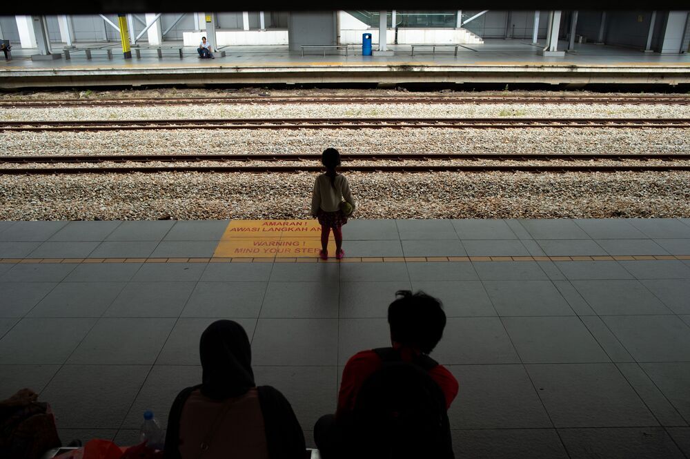 The moment of station (4)