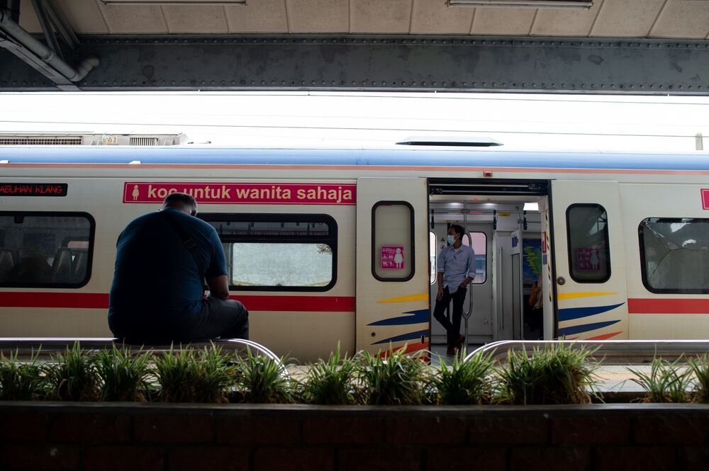 The moment of station (9)