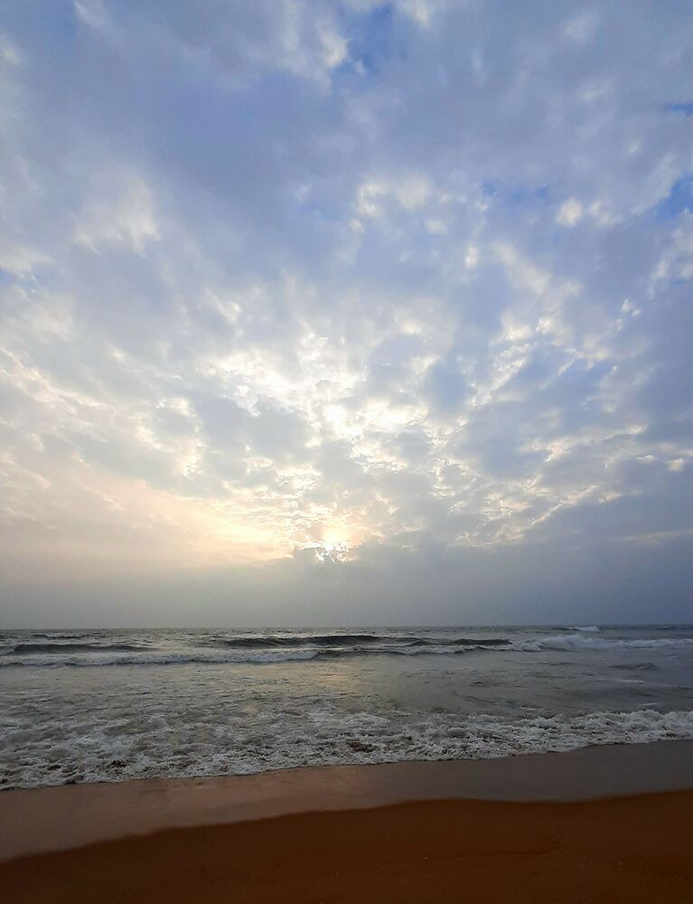 Sunrise and the sea (3)